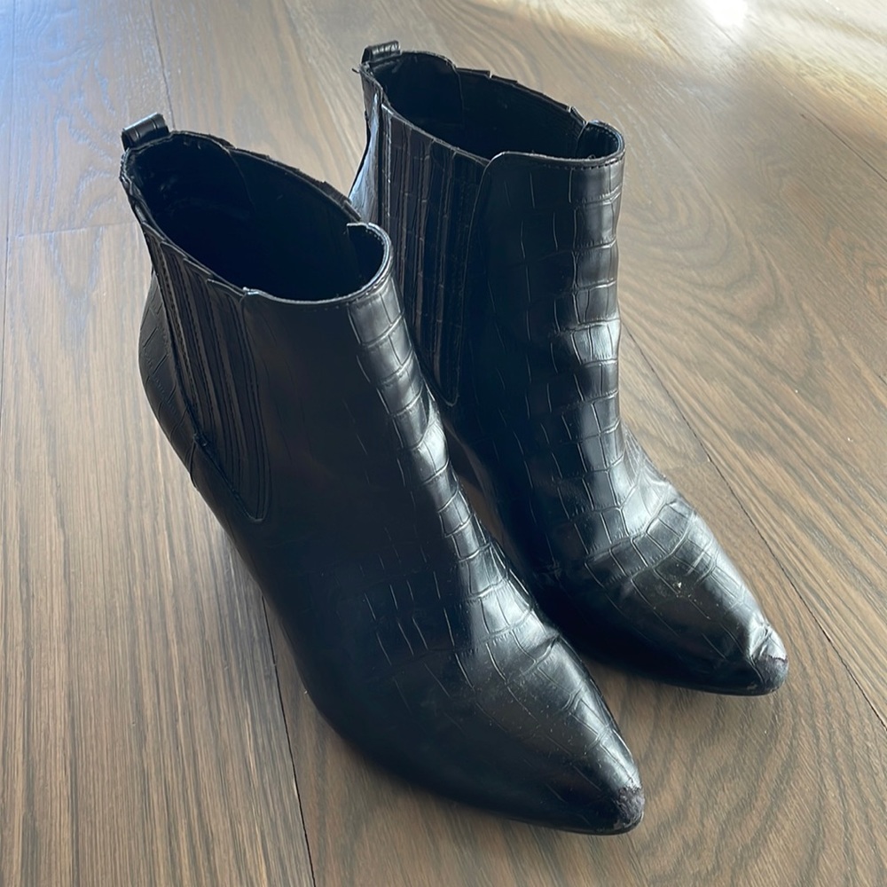 Matisse black leather booties